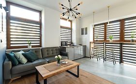 Neo Unique & Bright Apartments, Free Parking, 15Min Old Town & Kazimierz - By Homelike Krakow